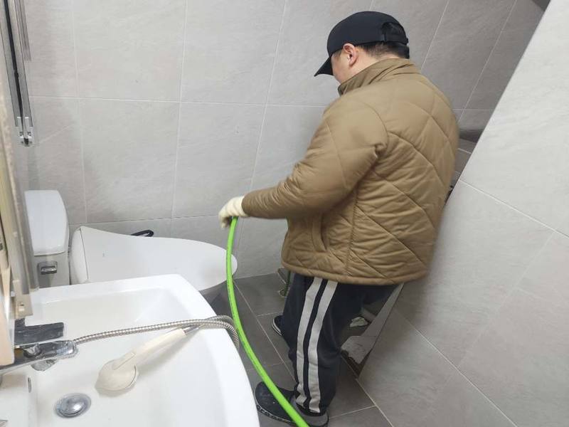 산본 변기막힘 작업사례 18